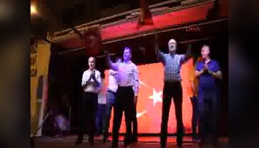 Balıkesirli vatandaşların demokrasi nöbeti sürüyor