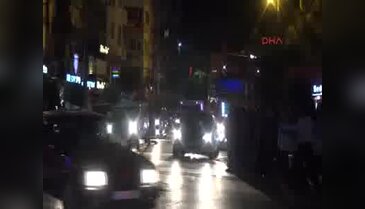 Manisalılar valisi ve savcısıyla meydanlarda