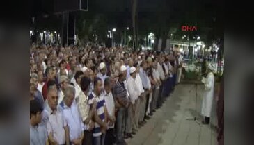 İslahiye'de darbe şehitlerinin gıyabi cenaze namazı kılındı