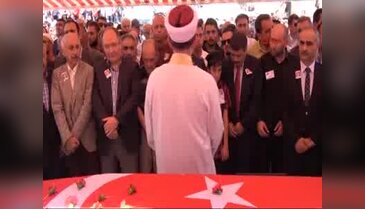 Şehit Emniyet Müdürü'nü 13 yaşındaki oğlu gözyaşlarıyla uğurladı