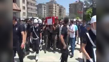Şehit özel harekat polisi Elazığ'da son yolculuğuna uğurlandı