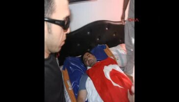 Darbe girişiminde yaralanan polis konvoyla evine getirildi