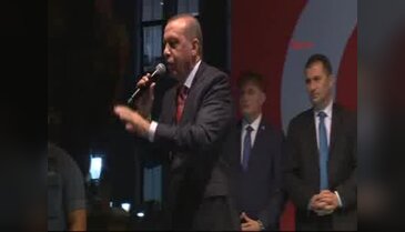 Erdoğan, Kısıklı'daki evinin önünde halka seslendi - 2