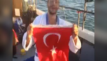 İzmirli Emre tarih yazdı