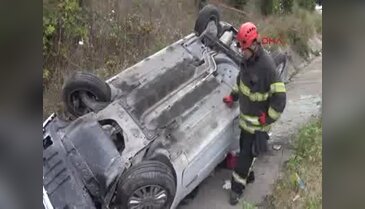 Tatile giderken kazada yaralandı