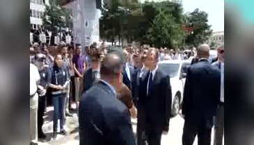 Şehit Özel Harekat polisini Van'da 5 bin kişi uğurladı