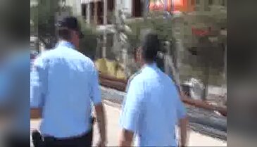 Maaş alamayan işçilerin vinçteki eylemini Başsavcı bitirdi