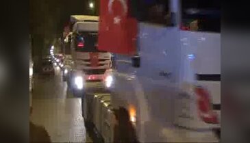 Darbeye karşı STK temsilcileri kefen giydi