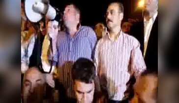 Korsan bildiriyi tanımadı, halkla sokaklara çıktı
