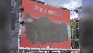 Kurbanların isimleri Taksim Meydanı'nda