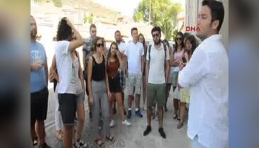 Yunanlı öğrenciler hasır şemsiye yapmayı öğrendi