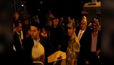 Ağrılılar Vali ile Komutanlara yoğun ilgi gösterdi