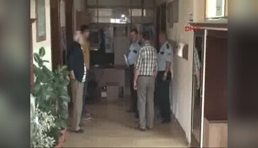 Yurtlardaki aramada 6 kişi gözaltına alınırken birçok belgenin yakıldığı anlaşıldı