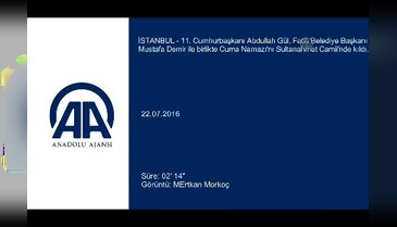 11. Cumhurbaşkanı Gül, cuma namazını Sultanahmet Camisi'nde kıldı