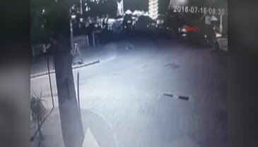 Marmaris'te darbeci askerler otelin yerini vatandaşlara sormuş
