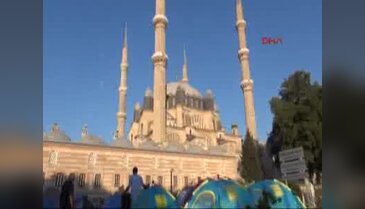 Edirne'de güreş sevgisi sokakta yatırdı