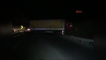 TIR karşı şeride geçti: 1 yaralı