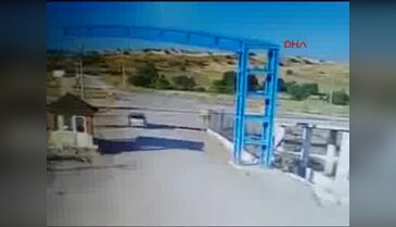 4 kişinin yaralandığı kaza güvenlik kamerasında