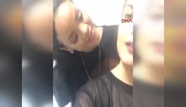 Ünlü şarkıcı Rihanna hayranı için Türkçe konuştu