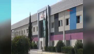 İşten çıkartılan sendikalı işçiler için fabrika önünde eylem
