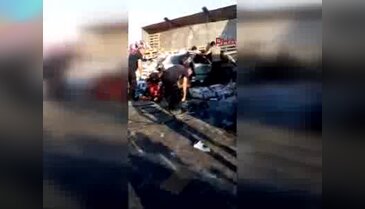 İzmir'de zincirleme trafik kazası: 1'i ağır 10 yaralı