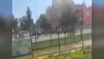 Dövülmek istenen genci Vali'nin korumaları kurtardı