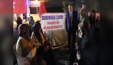 Ailece 'demokrasi çadırında' kalıyorlar