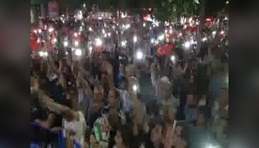 Elazığ Demokrasi Meydanı'nda çifte nikah kıyıldı
