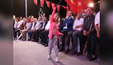 Demokrasi meydanlarının minik kahramanları