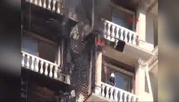 Şanlıurfa'da 10 katlı inşaatta yangın