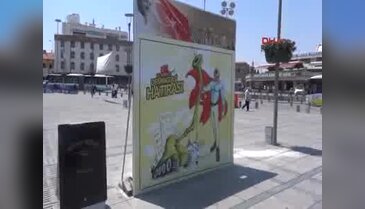 Darbe girişiminde tanklara karşı direnen halkın Demokrasi Hatırası