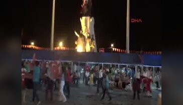 Ata'nın huzurunda demokrasi nöbeti