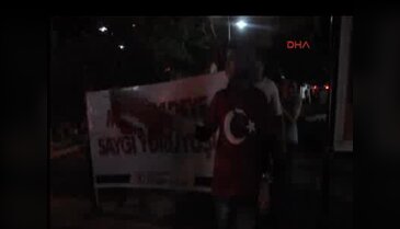 Demokrasi yürüyüşünde, çocuk mehteran coşturdu