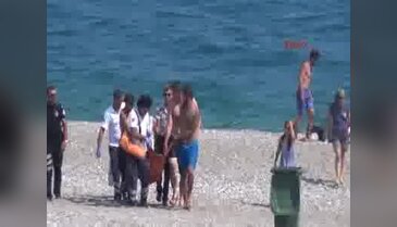Serinlemek için girdiği denizde, ölümden döndü