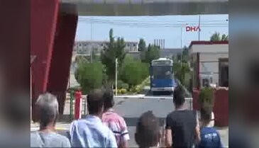 Silivri Cezaevi önünde tahliye hareketliliği - 1