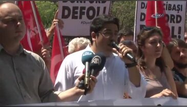 ABD Genelkurmay Başkanı'na bavullu protesto