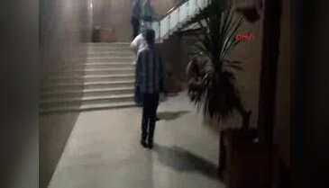 Ayrılmak isteyen sevgilisini bıçakladı
