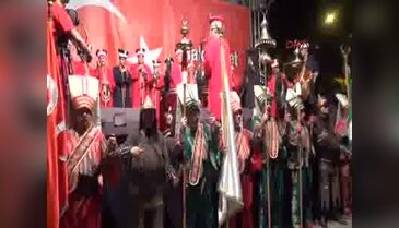 Bursa'da 10 bin kişi 'Demokrasi nöbeti'nde toplandı