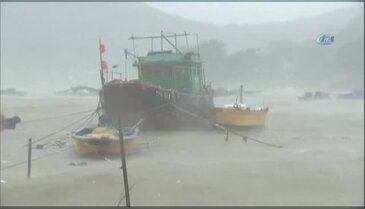 Hong Kong'u tayfun vurdu