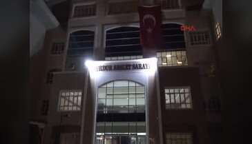 Burdur'da üniversite personeli 8 kişi tutuklandı