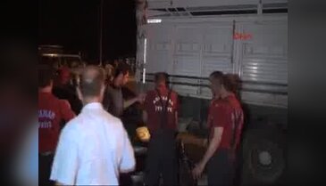 Işıkta bekleyen kamyona çarpan otomobilin sürücüsü yaralandı