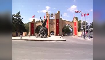FETÖ'nün 'evlendirme sorumlusu' olduğu iddia edilen profesör tutuklandı