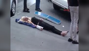 Üşümemesi için ceset torbasıyla örttüler!