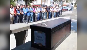 Küçük Özgür toprağa verildi