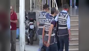 Bursa'da FETÖ/PDY operasyonunda 20 iş adamı adliyeye çıkartıldı