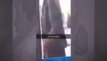 Yaşlı adam verdiği hizmetin karşılığını isteyen hayat kadınına böyle baston salladı