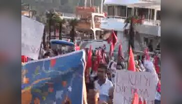 Ayvalık'ta 'laik, demokratik ve tam bağımsız Türkiye' mitingi