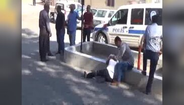 Bariyerlere çarpan otomobilin sürücüsü öldü