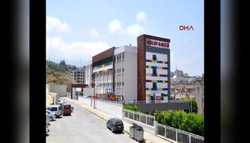 Hatay'da Gülen Koleji tabelası indirildi