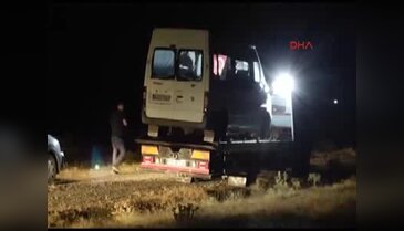 Bitlis'te 1 ton bomba yüklü minibüs yakalandı